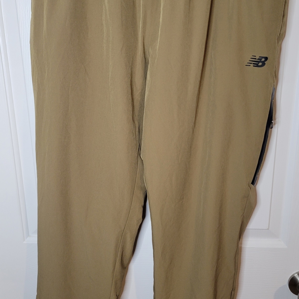 New Balance Men's Khaki Tan Insulated Joggers